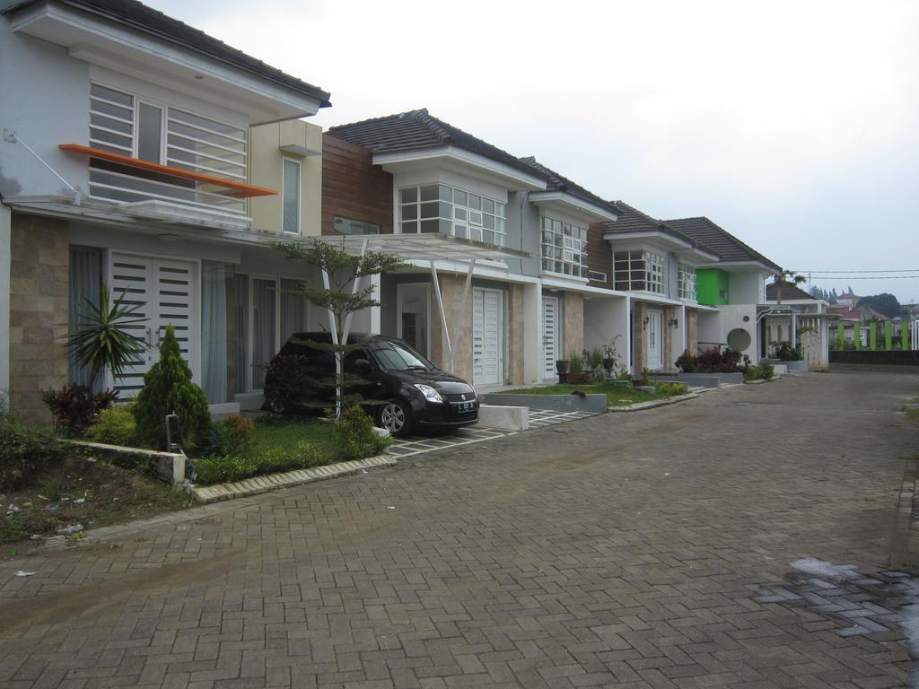 Villa Matahari Batu 바투 외부 사진
